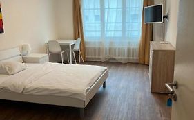 Zimmer Mit Geteiltem Bad & Kueche